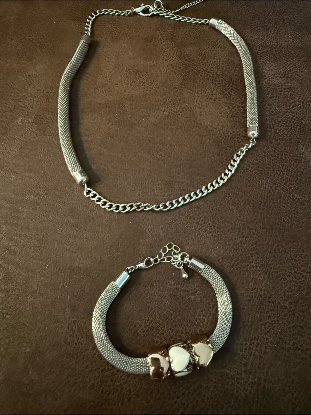 Beautiful Silver Tone Mesh Necklace And Matching Tri Color Heart Bracelet Set